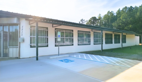 Facility photo: //images.sparefoot.com/medium/24235969efa0bc7672e.jpg