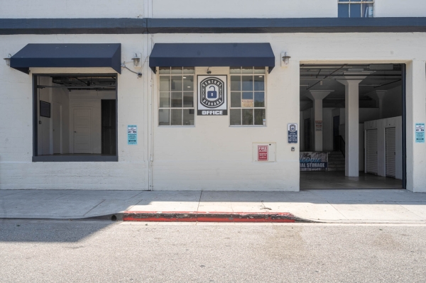 Facility photo: //images.sparefoot.com/medium/24236069459d5e3ec98.jpg