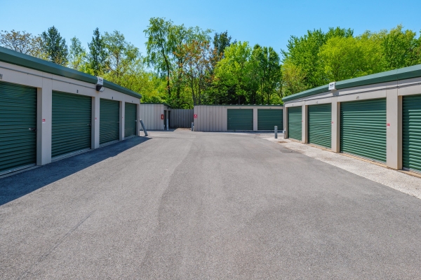 Facility photo: //images.sparefoot.com/medium/24236169f500ee5d5d0.jpg