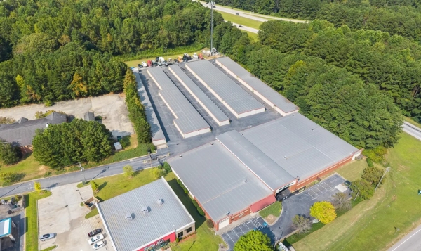 Facility photo: //images.sparefoot.com/medium/242368690b81e5524b2.jpg