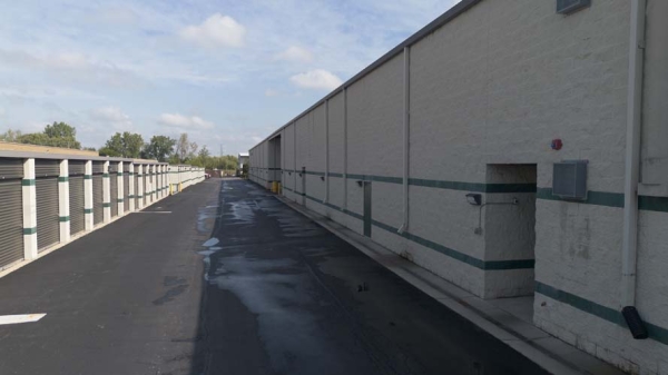 Facility photo: //images.sparefoot.com/medium/24236968dadaf6e0105.jpg