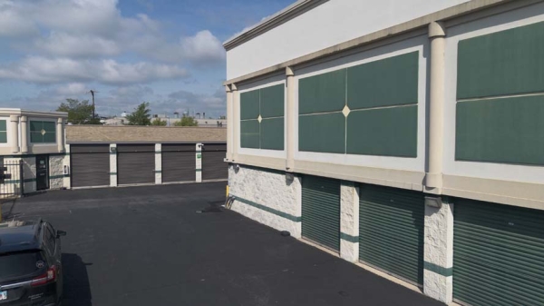 Facility photo: //images.sparefoot.com/medium/24236968dadaf8e15b7.jpg
