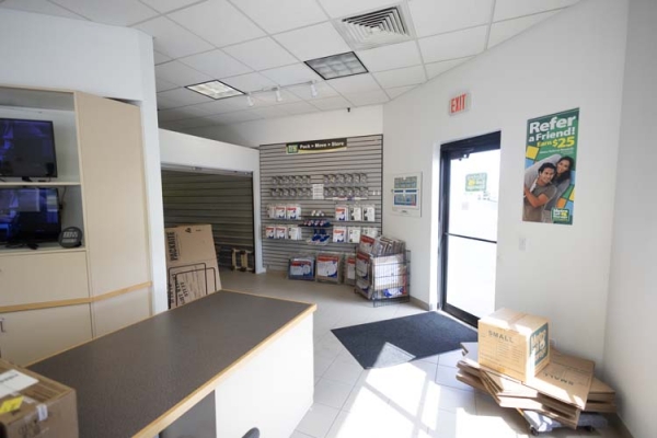 Facility photo: //images.sparefoot.com/medium/24236968dadaffadf21.jpg