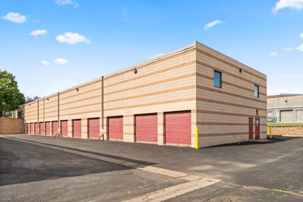 Facility photo: //images.sparefoot.com/medium/24237768dbfce0835cb.jpg