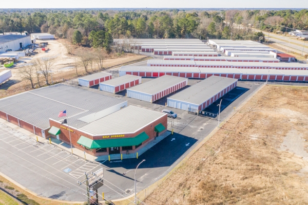 Facility photo: //images.sparefoot.com/medium/24239368d6bf91829da.jpg