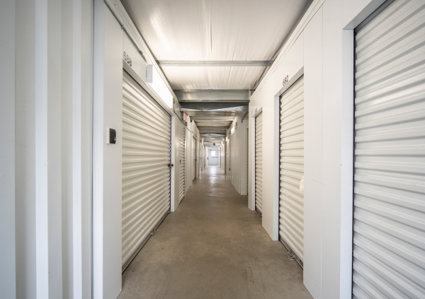 Facility photo: //images.sparefoot.com/medium/24239368d6bf9590d69.jpg