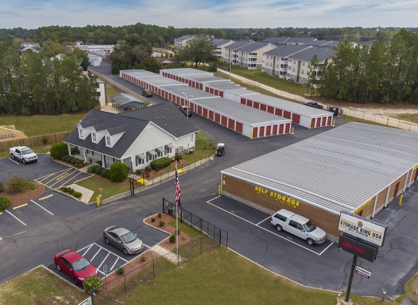 Facility photo: //images.sparefoot.com/medium/24239468d6a93408f61.jpg