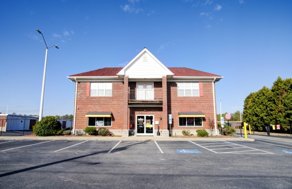 Storage Units at Storage King USA - 014 - Hope Mills, NC - US Hwy 301 S - 4928 U.s. 301