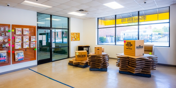 Facility photo: //images.sparefoot.com/medium/24239668d6acaa53f47.jpg