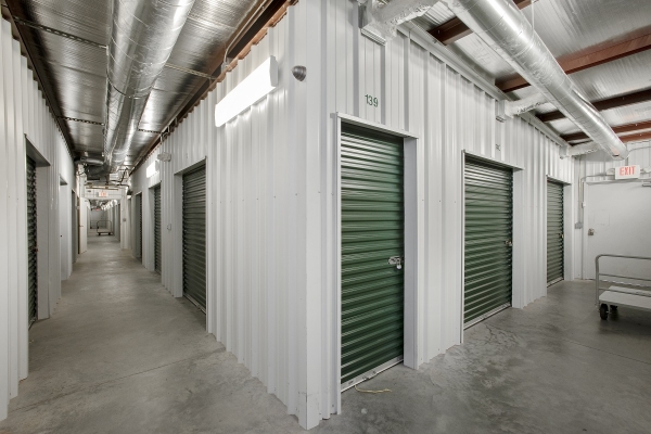 Facility photo: //images.sparefoot.com/medium/24241468dab7efec7d8.jpg