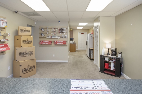 Facility photo: //images.sparefoot.com/medium/24241468dab7f21e312.jpg