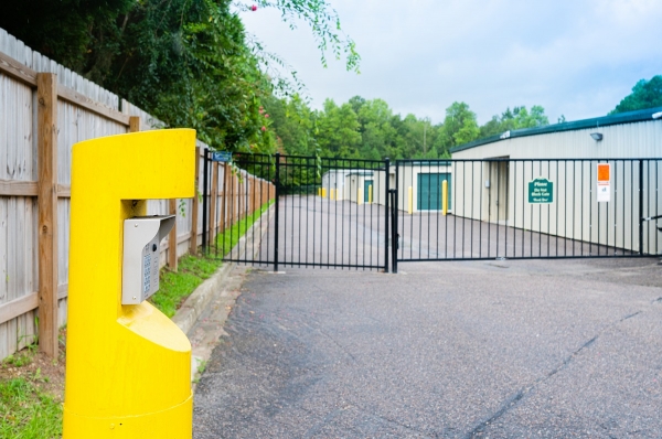 Facility photo: //images.sparefoot.com/medium/24241568dab8becc196.jpg