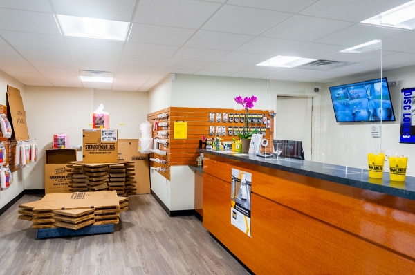 Facility photo: //images.sparefoot.com/medium/24241568dab8c0e855c.jpg