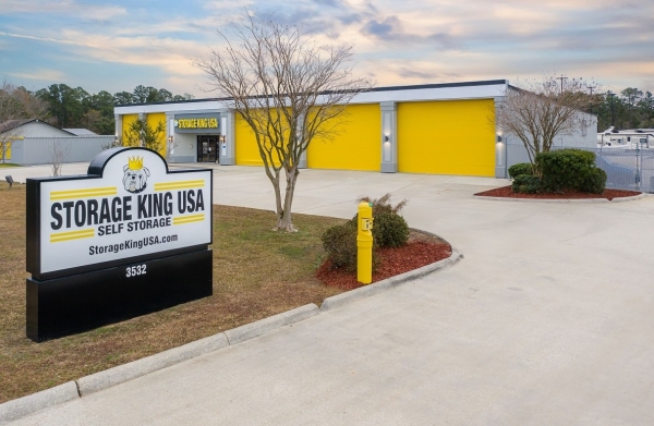 Facility photo: //images.sparefoot.com/medium/24241768dabafd7b727.jpg