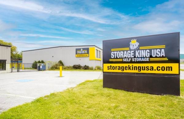 Facility photo: //images.sparefoot.com/medium/24242368dab57ad362e.jpg