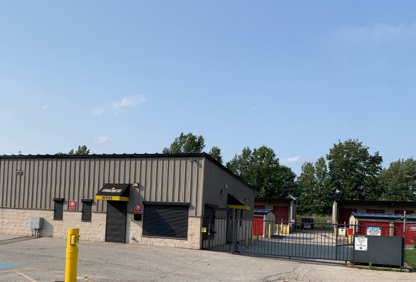 Facility photo: //images.sparefoot.com/medium/24242368dab57c1a890.jpg