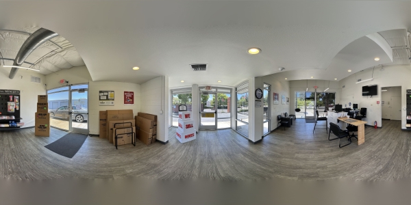 Facility photo: //images.sparefoot.com/medium/24243268dc21e0dc4f7.jpg