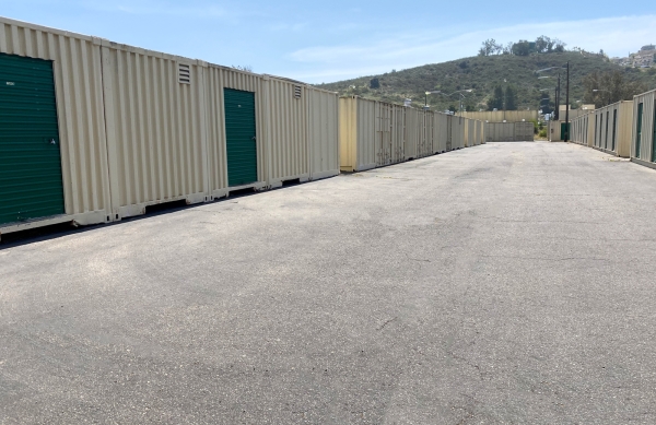 Facility photo: //images.sparefoot.com/medium/24243368dc22d08827f.jpg