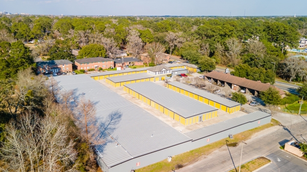 Facility photo: //images.sparefoot.com/medium/24243868dc087249fa9.jpg