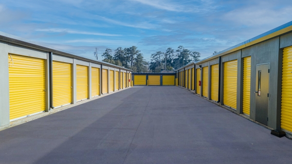 Facility photo: //images.sparefoot.com/medium/24243868dc0873869e2.jpg