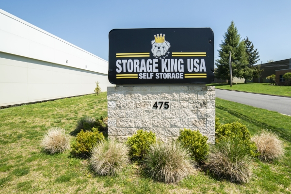 Facility photo: //images.sparefoot.com/medium/24244268dc3979d5ee8.jpg