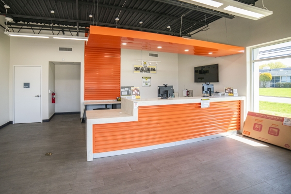 Facility photo: //images.sparefoot.com/medium/24244268dc397e32544.jpg