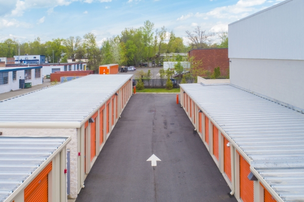 Facility photo: //images.sparefoot.com/medium/24244268dc398179846.jpg