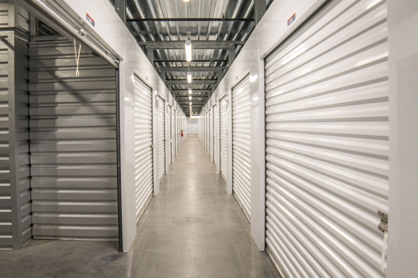 Facility photo: //images.sparefoot.com/medium/24244268dc398486c70.jpg