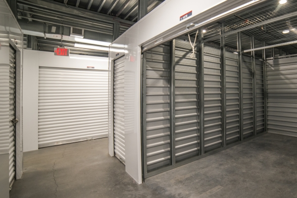 Facility photo: //images.sparefoot.com/medium/24244268dc398c6af03.jpg