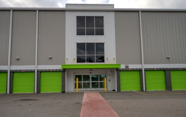 Facility photo: //images.sparefoot.com/medium/24244969777e610e4c4.jpg