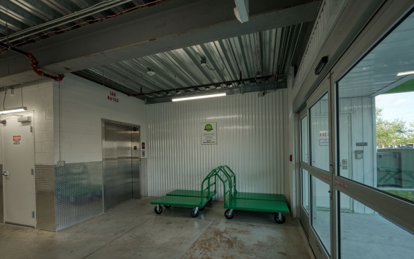 Facility photo: //images.sparefoot.com/medium/24244969777e66abbba.jpg