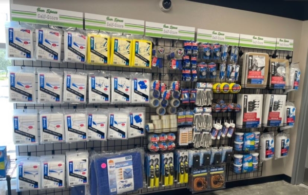 Facility photo: //images.sparefoot.com/medium/24245568e40bc45b745.jpg