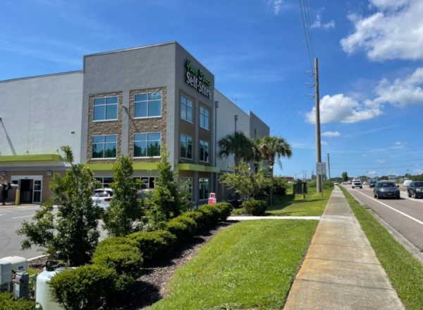Facility photo: //images.sparefoot.com/medium/24245568e40bc524834.jpg