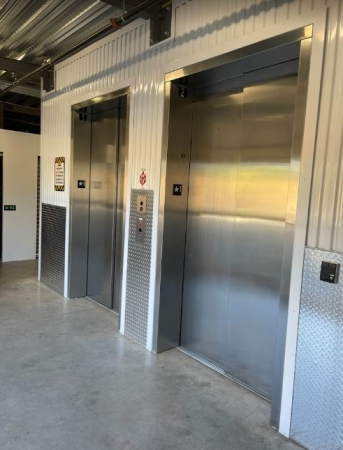 Facility photo: //images.sparefoot.com/medium/24245568e40bc691e7f.jpg