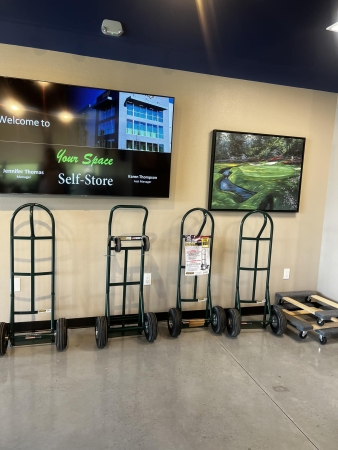 Facility photo: //images.sparefoot.com/medium/24245668e40add55a24.jpg