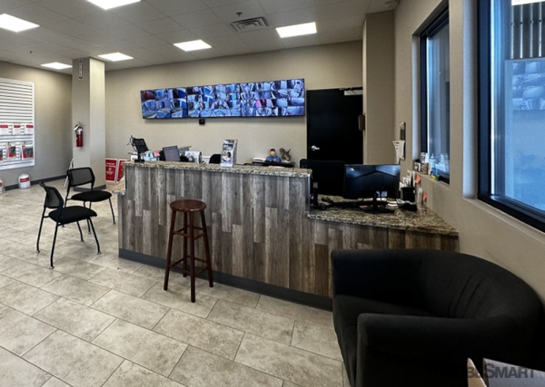 Facility photo: //images.sparefoot.com/medium/2424646a2baf6e88f39.jpg