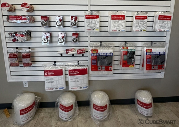 Facility photo: //images.sparefoot.com/medium/2424646a2baf71513dd.jpg