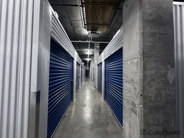 Facility photo: //images.sparefoot.com/medium/2424646a2d09ff97f2d.jpg
