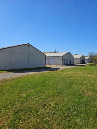 Facility photo: //images.sparefoot.com/medium/242465690234e61c247.jpeg