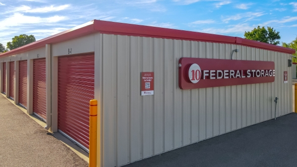Facility photo: //images.sparefoot.com/medium/2424786a074433e8579.jpg