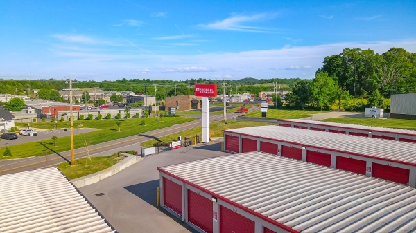 Facility photo: //images.sparefoot.com/medium/2424786a07443a81723.jpg