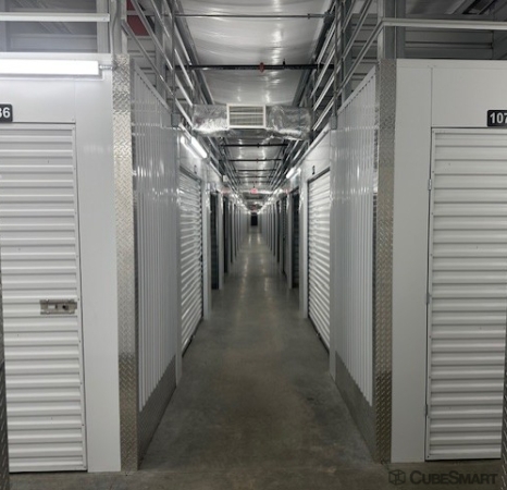 Facility photo: //images.sparefoot.com/medium/24247968e775a9841f0.jpg