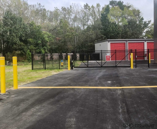 Facility photo: //images.sparefoot.com/medium/24249368e767c9d9091.jpg