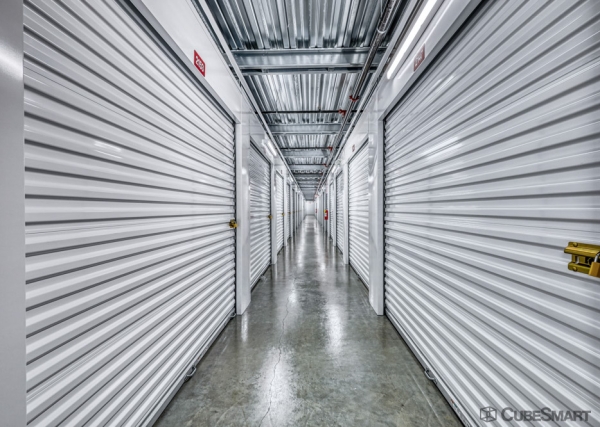 Facility photo: //images.sparefoot.com/medium/24249369df3f87844c5.jpg
