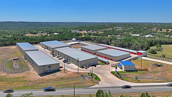 Facility photo: //images.sparefoot.com/medium/2425046915f575efc01.jpg