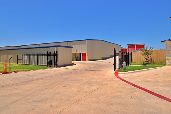 Facility photo: //images.sparefoot.com/medium/2425046915f612d9905.jpg