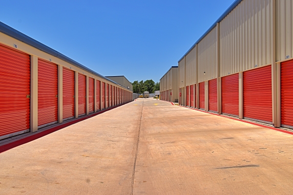 Facility photo: //images.sparefoot.com/medium/2425046915f669e5a6d.jpg