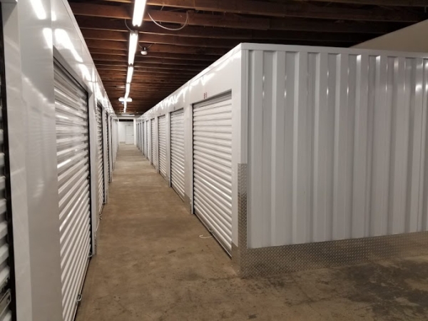 Facility photo: //images.sparefoot.com/medium/2425156903be313016a.jpeg