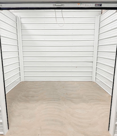 Facility photo: //images.sparefoot.com/medium/2425156903be34d0ecf.jpg