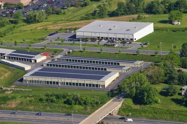 Facility photo: //images.sparefoot.com/medium/24252768e6c12a66102.jpg
